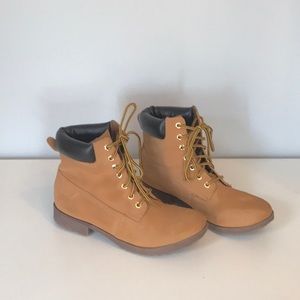 ✨Girl’s Rock and Candy Mustard Yellow Work Boots✨